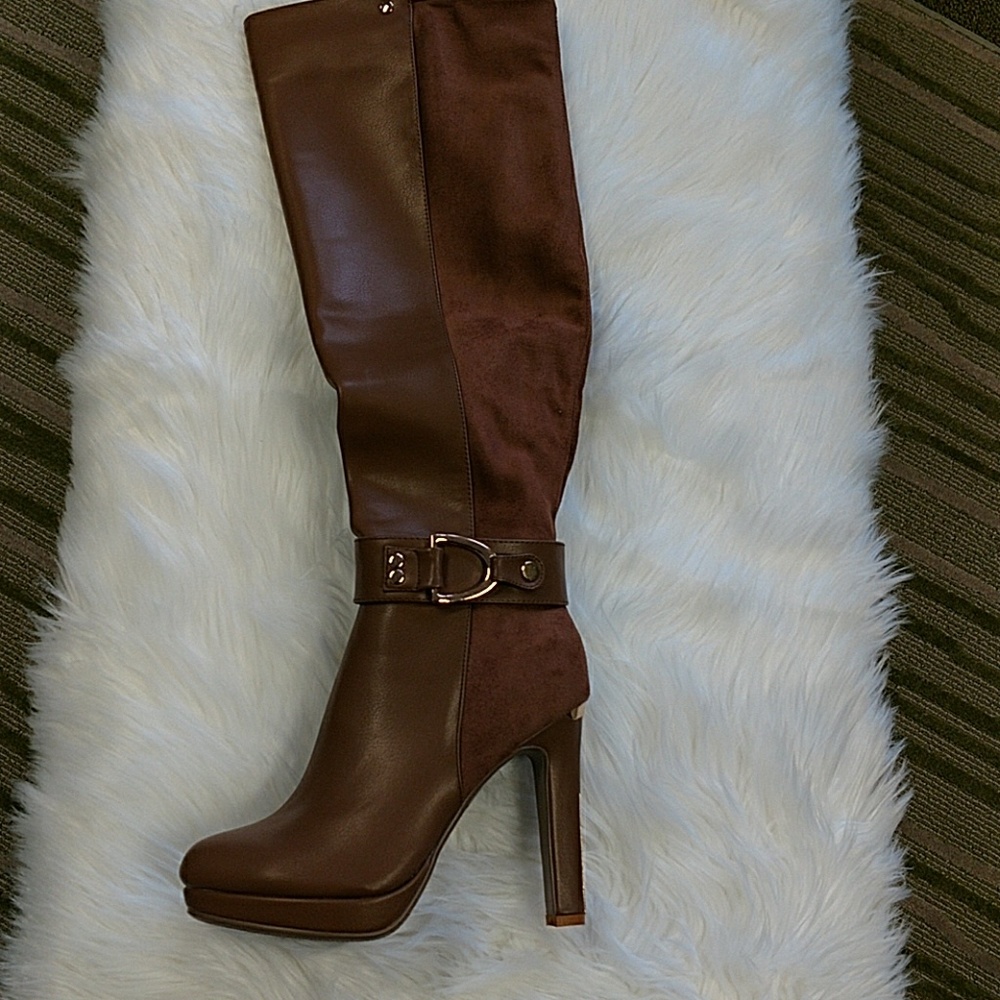 Knee Boot - Picture 7 of 8
